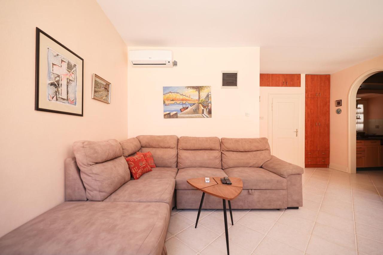 Two Bedroom Apartment In City Center Igor Zadar Bagian luar foto