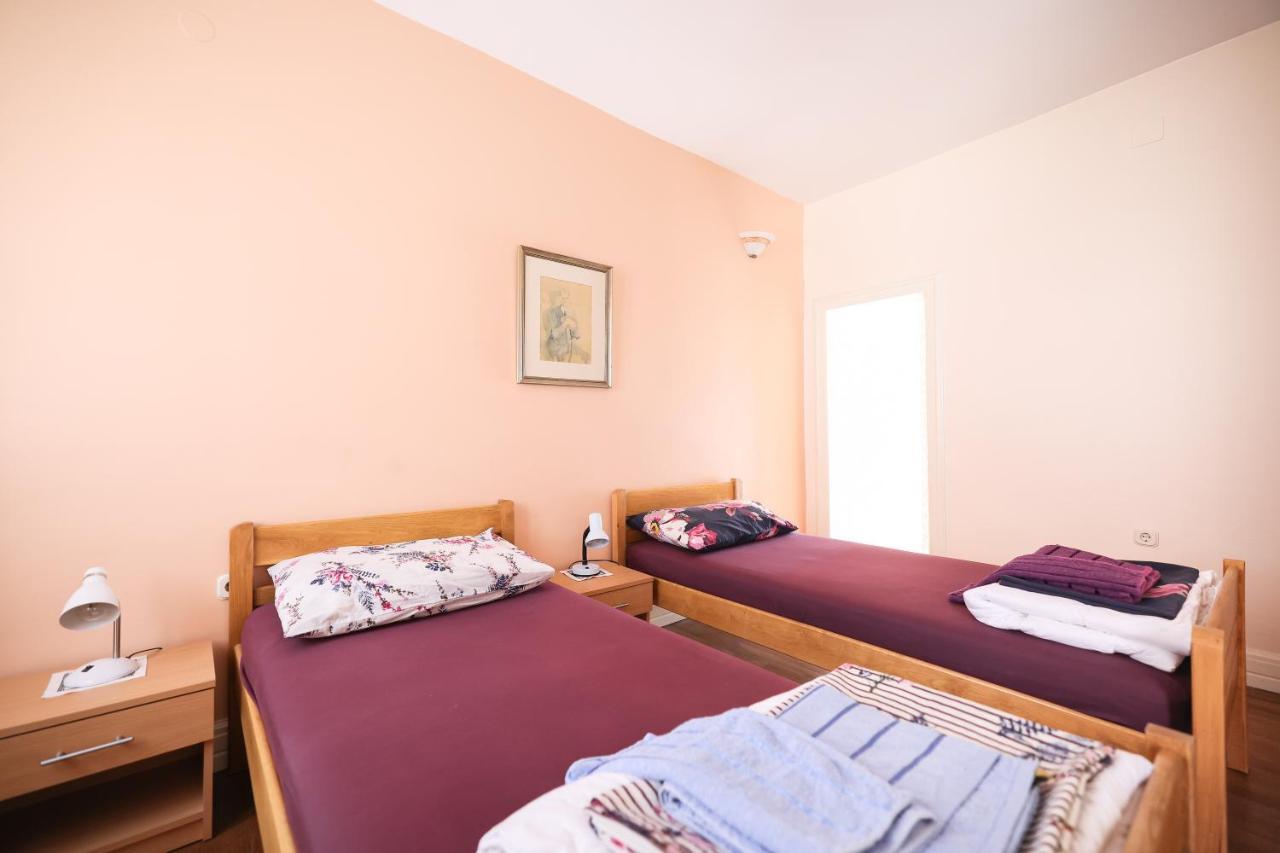 Two Bedroom Apartment In City Center Igor Zadar Bagian luar foto