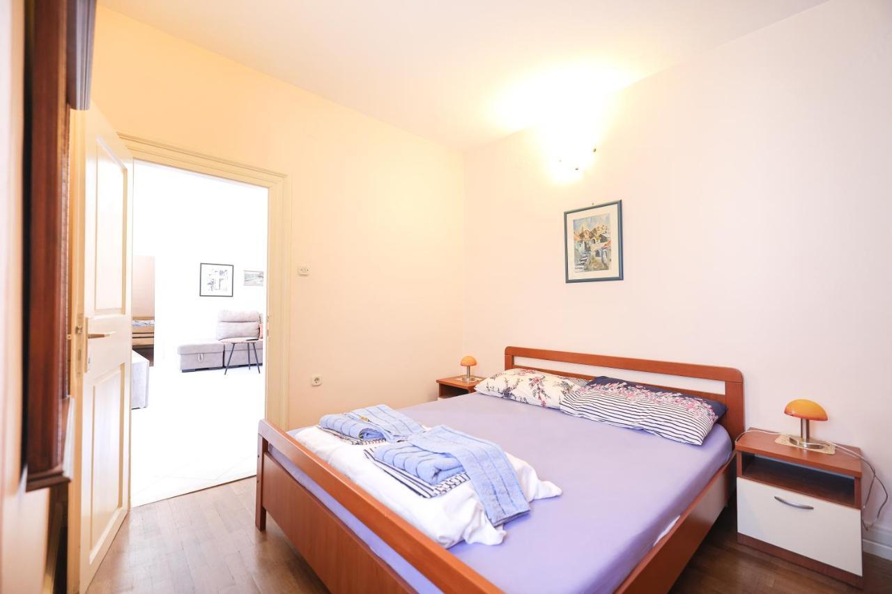 Two Bedroom Apartment In City Center Igor Zadar Bagian luar foto