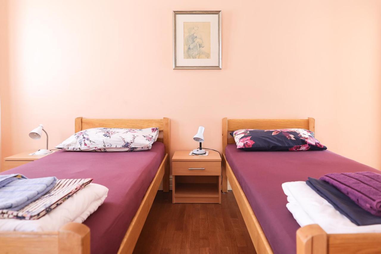 Two Bedroom Apartment In City Center Igor Zadar Bagian luar foto