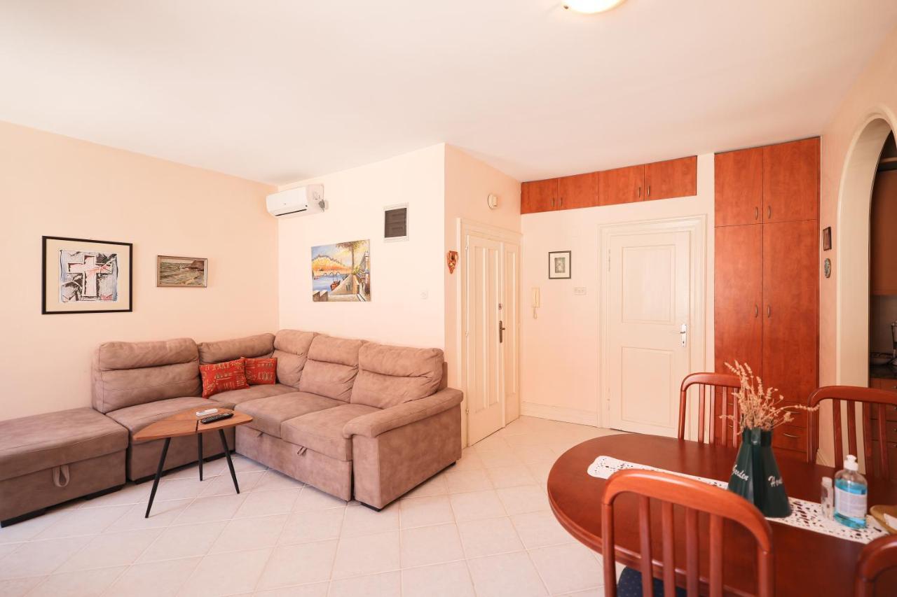Two Bedroom Apartment In City Center Igor Zadar Bagian luar foto