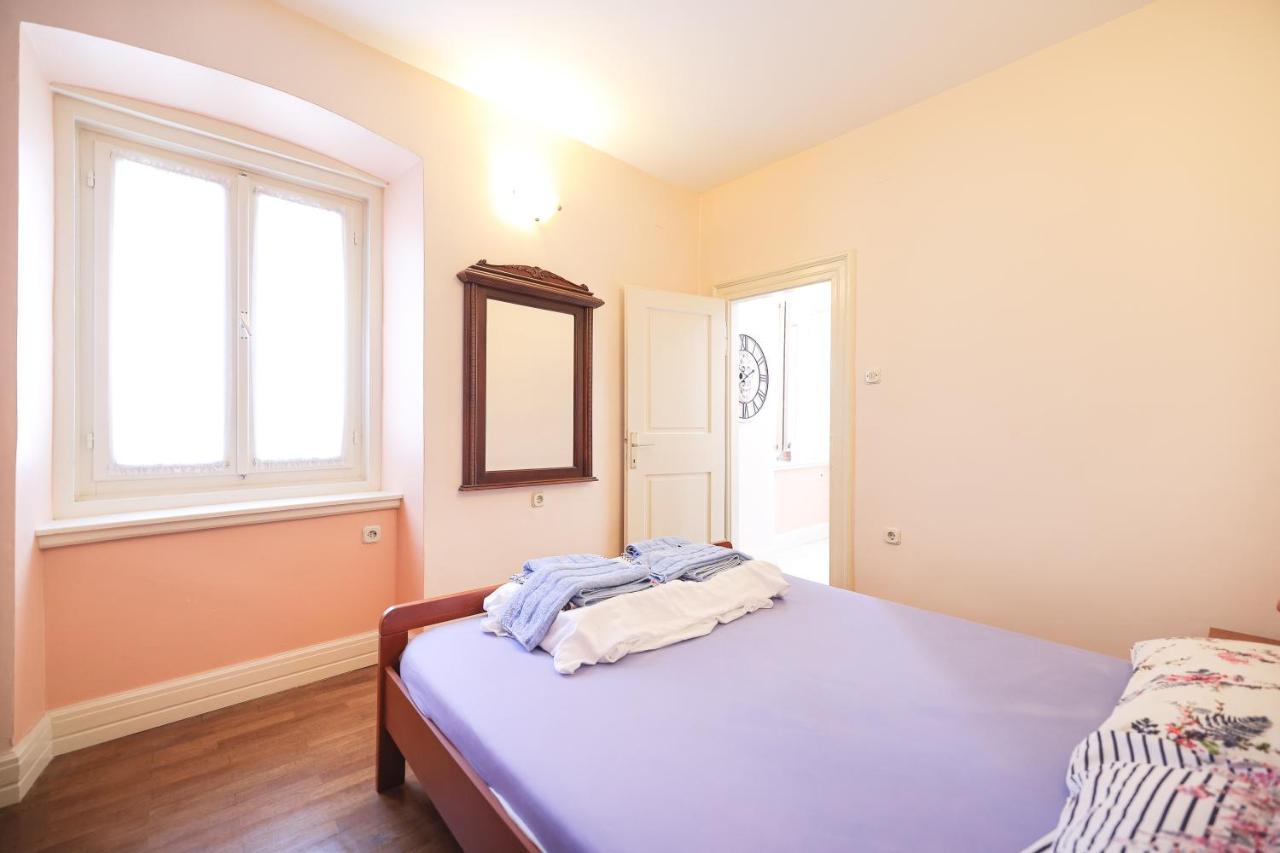 Two Bedroom Apartment In City Center Igor Zadar Bagian luar foto